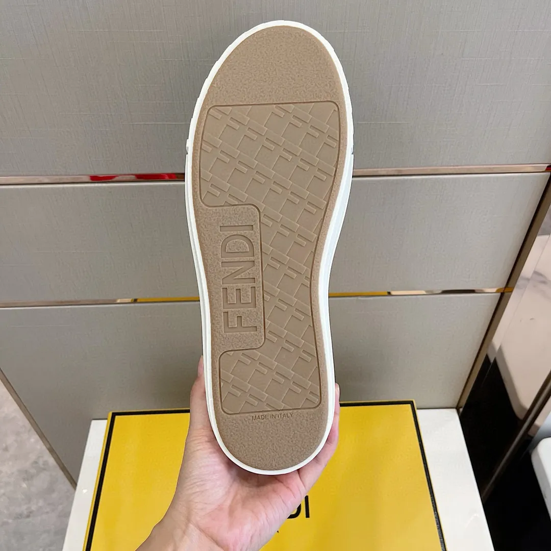 Factory price: 380 new Fendi Fendǐ Domino sneakers with jacquard FF pattern, embossed FF pattern on the toe, canvas upper, T men's men's shoes 💰U customized outsole Size: 38-45, (45 customized)